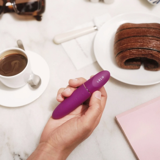 Мини-вибратор Lelo Mia 3